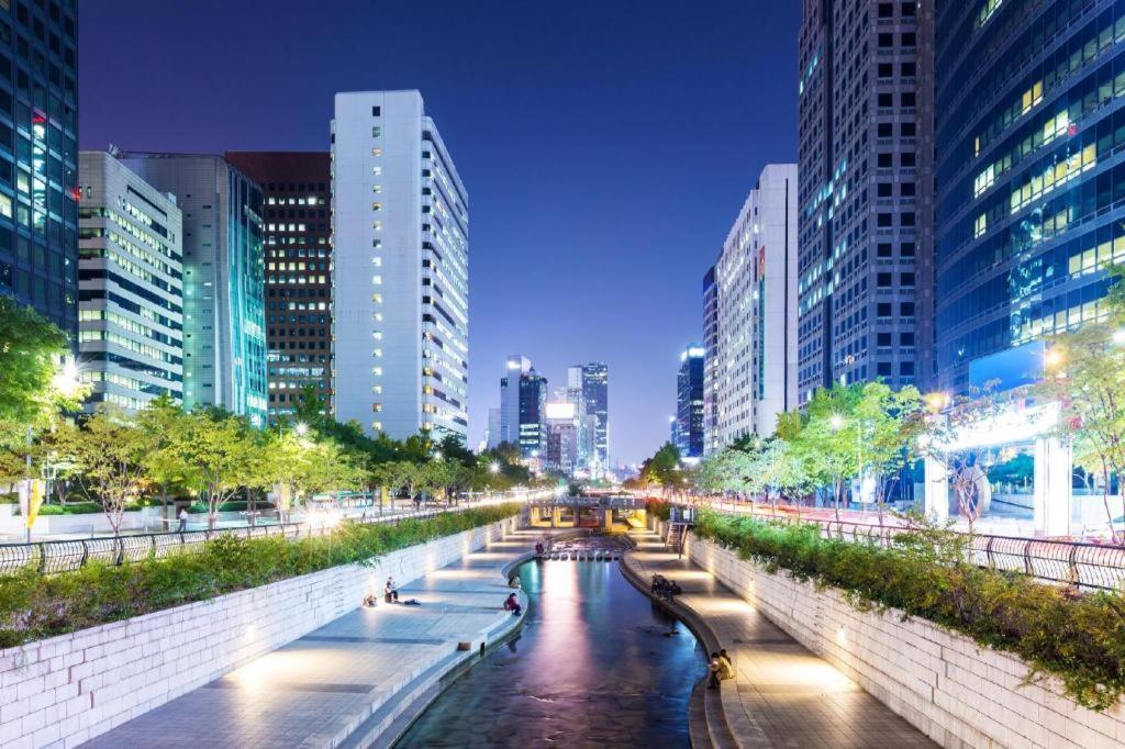 โรงแรมบารอน เดอ ปารีส โซล ภายนอก รูปภาพ
